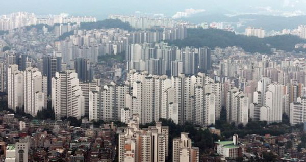 한국부동산원에 따르면 지난 24일 기준 서울 아파트 매매가가 0.1% 상승한 것으로 나타났다. [사진=뉴시스]