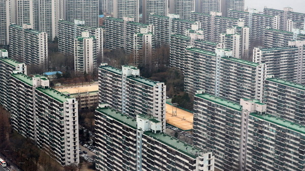 한국부동산원에 따르면 지난 31일 기준 서울 아파트 매매가가 0.11% 상승한 것으로 나타났다. [사진=뉴시스]