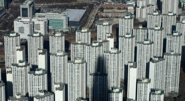 한국부동산원에 따르면 지난 21일 기준 서울 아파트 매매가가 0.12% 상승한 것으로 나타났다. [사진=뉴시스]