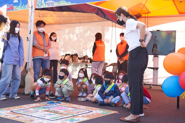 한화손해보험이 여의도공원에서 열리는 ‘2022 서울안전한마당’ 행사에 마련한 '안전교육 체험 부스' 모습 (사진=한화손해보험)
