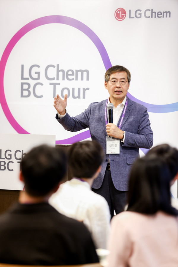  LG화학 신학철 부회장이 회사의 미래 신성장동력을 이끌 인재 확보를 위해 일본을 찾았다.(사진=LG화학)