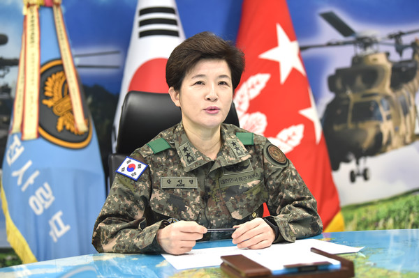 2019년 여군 최초로 육군항공작전사령관으로 취임한 강선영 소장. 뉴시스