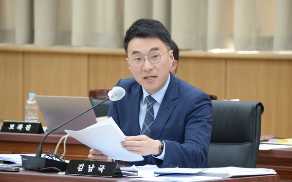 가상자산 78종에 15억원을 보유한 더불어민주연합 김남국 의원. 김씨는 지난해 '코인 논란'으로 여론의 뭇매를 받은 바 있다. 뉴시스