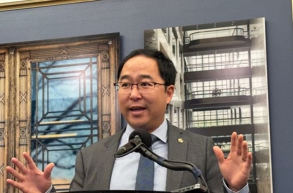 ▲한국계 미국인 최초로 미 상원에 입성한 앤디 김. 뉴시스