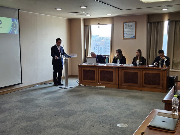 사진설명=대검찰청 마약과장 검사로 재직 시 FBI 워크숍에서 발표하고 있는 박경섭 (전)검사 (현 법무법인 에프앤엘파트너스 박경섭 대표 변호사)