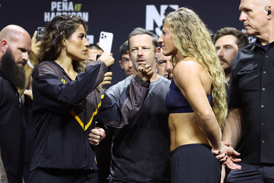 ▲ UFC 316 줄리아나 페냐 vs 케일라 해리슨 페이스오프 / 사진 제공=UFC