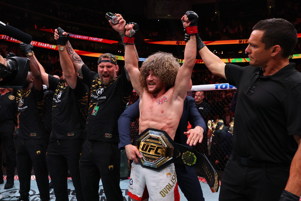 ▲ 챔피언 메랍 드발리쉬빌리 UFC 밴텀급 타이틀 2차 방어 성공 / 사진 제공=UFC