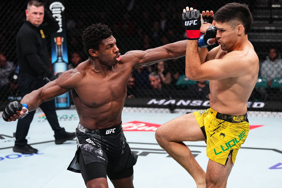 ▲ 와킨 버클리 vs 비센테 루케 / 사진 제공=UFC