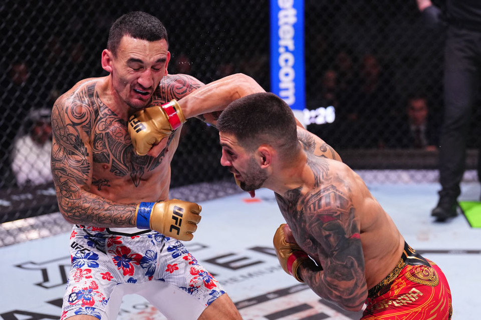 ▲ 일리아 토푸리아 vs 맥스 할로웨이 / 사진 제공=UFC