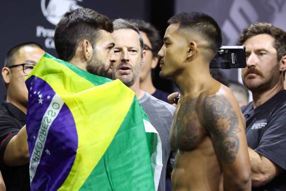 ▲ 브루노 실바 vs 조슈아 반 / 사진 제공=UFC