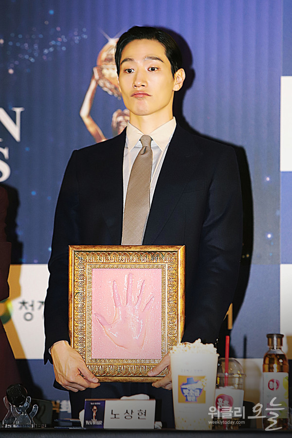 ▲ 제46회 청룡영화상 핸드프린팅 행사에서 배우 노상현 / 사진=양용은 기자