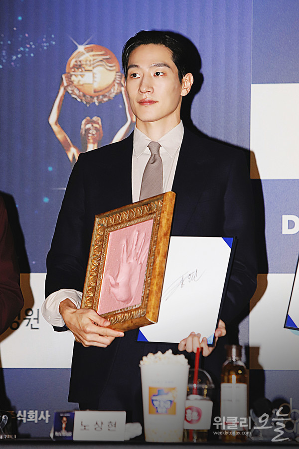 ▲ 제46회 청룡영화상 핸드프린팅 행사에서 배우 노상현 / 사진=양용은 기자