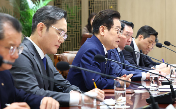 이재명 대통령이 16일 서울 용산 대통령실 청사에서 열린 한미 관세협상 후속 민관 합동회의에서 발언하고 있다. (사진=뉴시스)