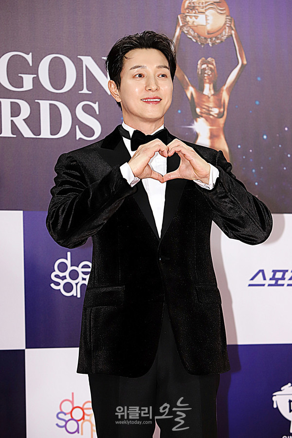 ▲ 제46회 청룡영화상 시상식 레드카펫 행사에서 배우 정성일 / 사진=양용은 기자