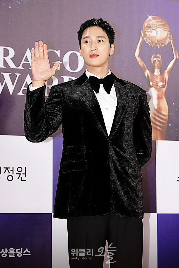 ▲ 제46회 청룡영화상 시상식 레드카펫 행사에서 배우 안보현 / 사진=양용은 기자