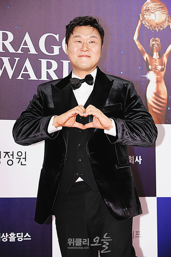 ▲ 제46회 청룡영화상 시상식 레드카펫 행사에서 배우 윤경호 / 사진=양용은 기자