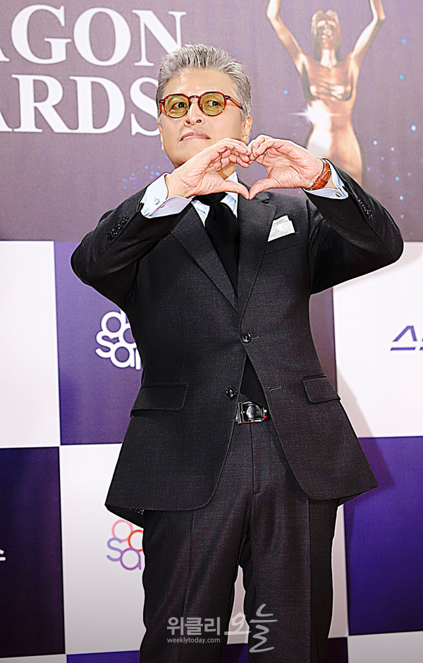 ▲ 제46회 청룡영화상 시상식 레드카펫 행사에서 배우 권해효 / 사진=양용은 기자