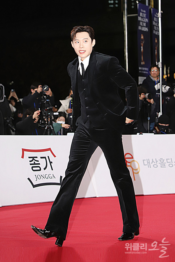 ▲ 제46회 청룡영화상 시상식 레드카펫 행사에 참석한 배우 김성철이 입장하고 있다. / 사진=양용은 기자